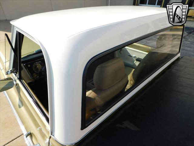 Photo of 1971 Gold/White Chevrolet C10/K10