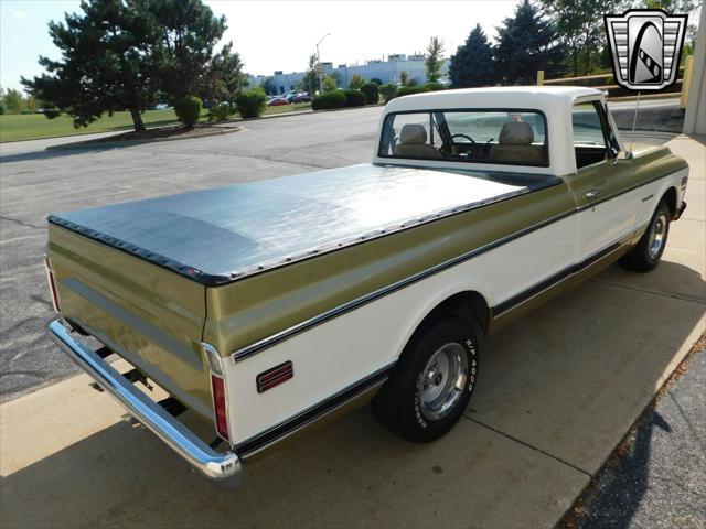 Photo of 1971 Gold/White Chevrolet C10/K10
