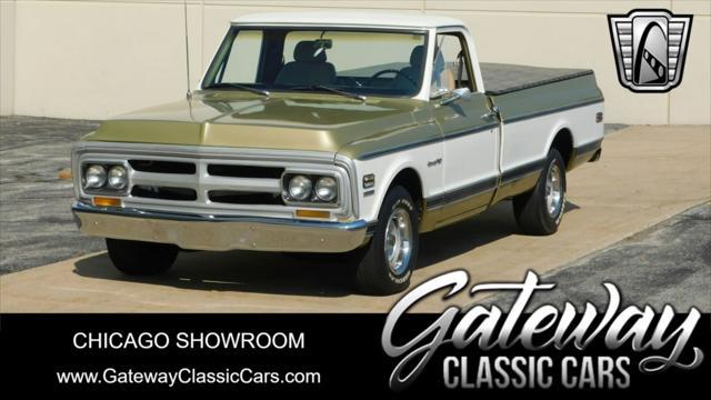 Photo of 1971 Gold/White Chevrolet C10/K10