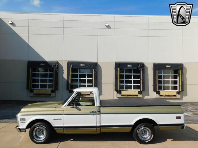 Photo of 1971 Gold/White Chevrolet C10/K10