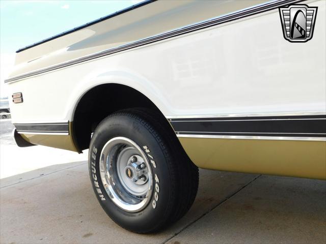 Photo of 1971 Gold/White Chevrolet C10/K10