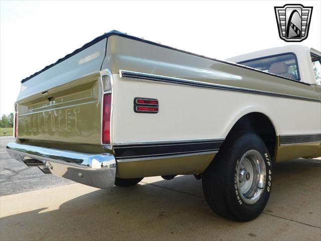 Photo of 1971 Gold/White Chevrolet C10/K10