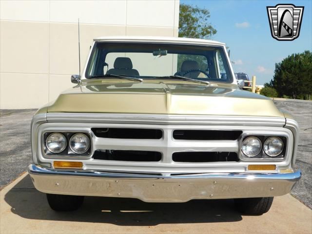 Photo of 1971 Gold/White Chevrolet C10/K10