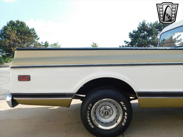 Photo of 1971 Gold/White Chevrolet C10/K10