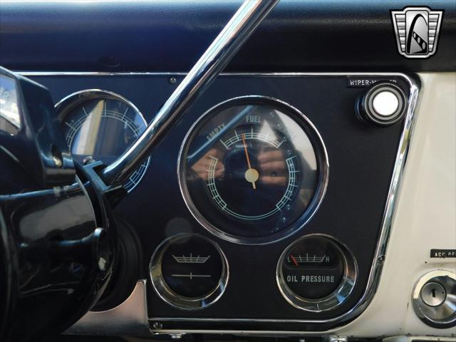 Photo of 1971 Gold/White Chevrolet C10/K10