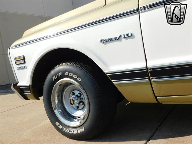 Photo of 1971 Gold/White Chevrolet C10/K10