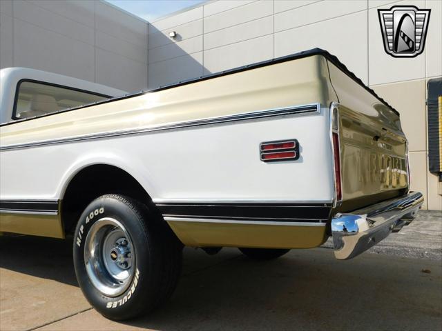 Photo of 1971 Gold/White Chevrolet C10/K10