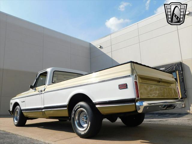 Photo of 1971 Gold/White Chevrolet C10/K10