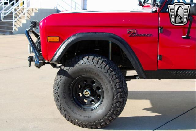 Photo of 1972 Red Ford Bronco