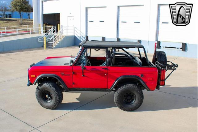 Photo of 1972 Red Ford Bronco