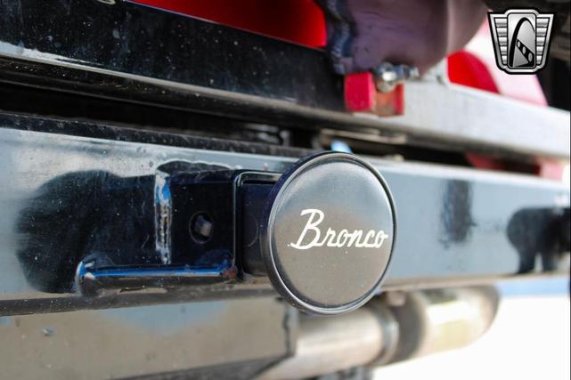 Photo of 1972 Red Ford Bronco