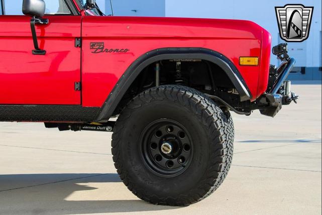 Photo of 1972 Red Ford Bronco