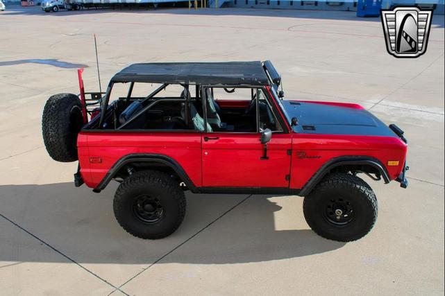 Photo of 1972 Red Ford Bronco