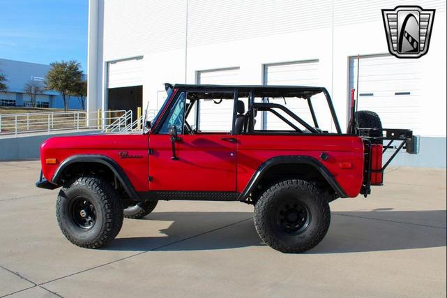 Photo of 1972 Red Ford Bronco