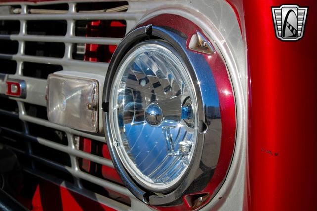 Photo of 1972 Red Ford Bronco