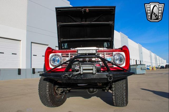 Photo of 1972 Red Ford Bronco