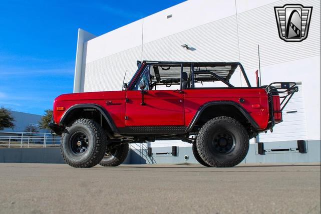 Photo of 1972 Red Ford Bronco