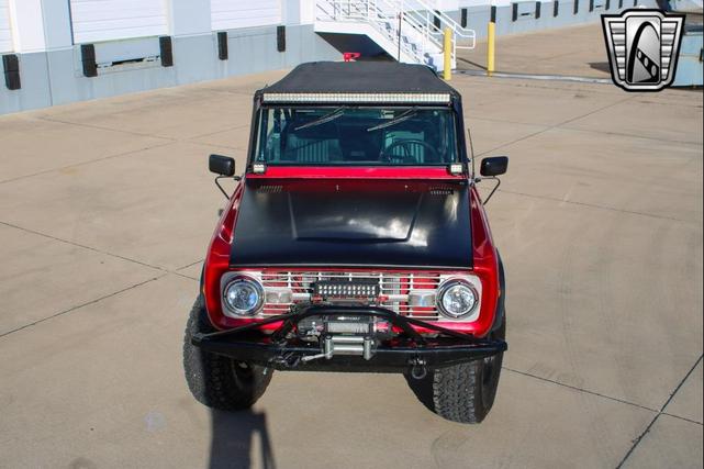 Photo of 1972 Red Ford Bronco