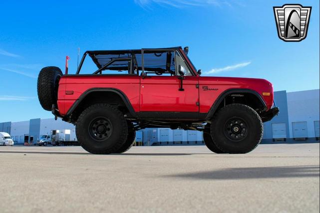 Photo of 1972 Red Ford Bronco