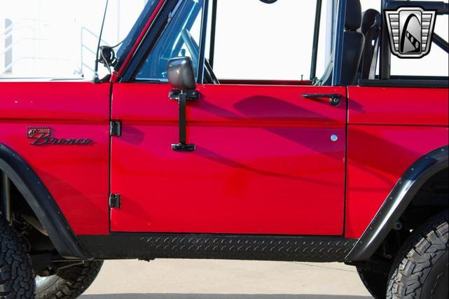 Photo of 1972 Red Ford Bronco