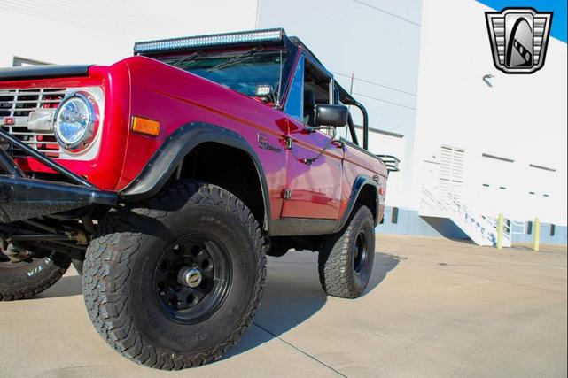 Photo of 1972 Red Ford Bronco