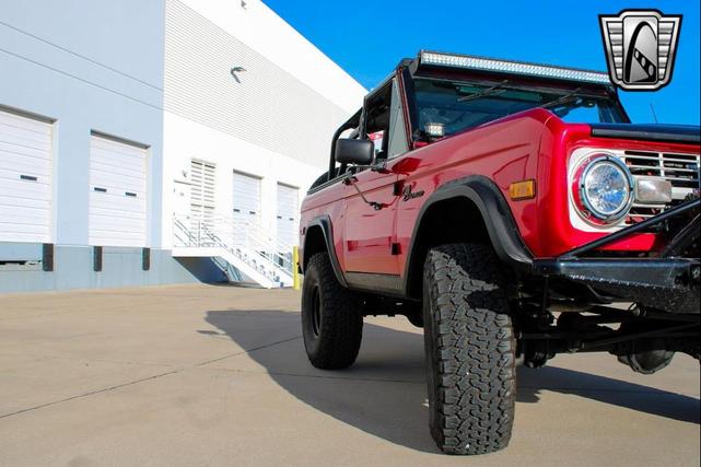 Photo of 1972 Red Ford Bronco