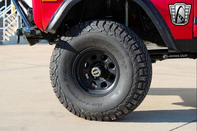 Photo of 1972 Red Ford Bronco