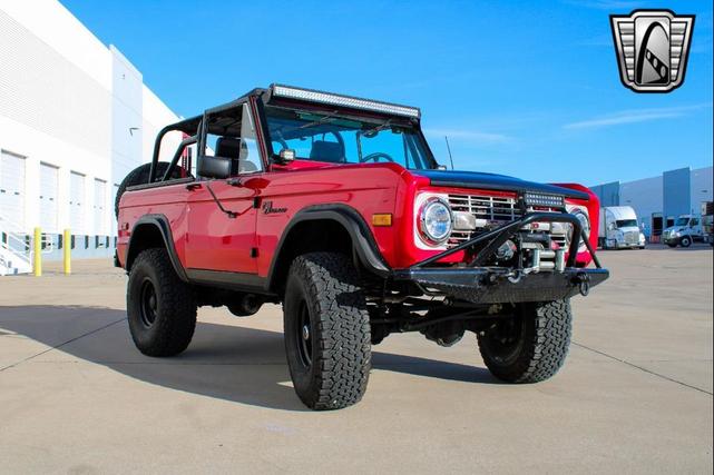 Photo of 1972 Red Ford Bronco