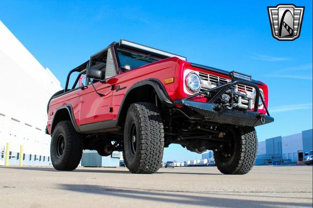 Photo of 1972 Red Ford Bronco