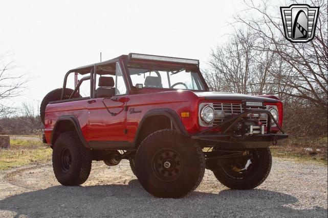 Photo of 1972 Red Ford Bronco