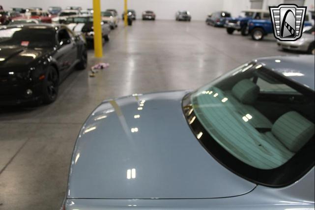 Photo of 2006 Blue Jaguar XJ