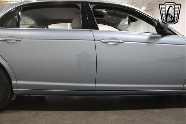 Photo of 2006 Blue Jaguar XJ