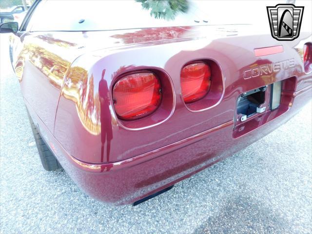 Photo of 1993 Ruby Red Metallic Chevrolet Corvette