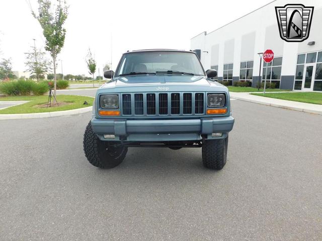 Photo of 1998 Gunmetal Blue Jeep Cherokee