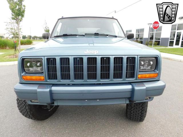 Photo of 1998 Gunmetal Blue Jeep Cherokee