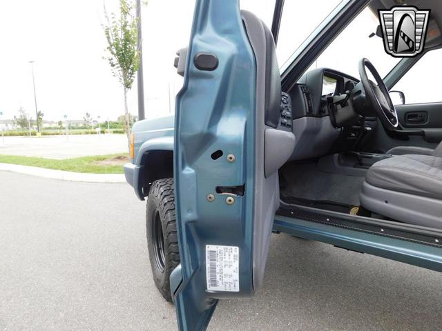 Photo of 1998 Gunmetal Blue Jeep Cherokee