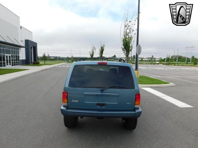 Photo of 1998 Gunmetal Blue Jeep Cherokee