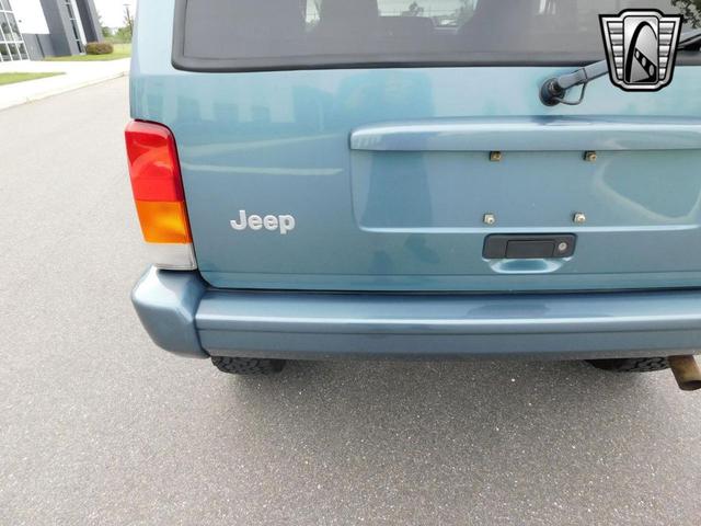 Photo of 1998 Gunmetal Blue Jeep Cherokee