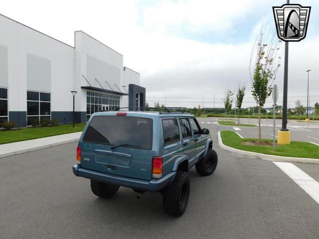 Photo of 1998 Gunmetal Blue Jeep Cherokee