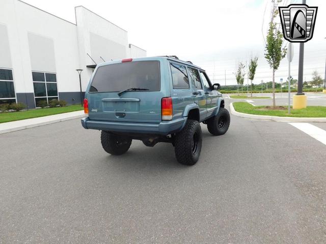 Photo of 1998 Gunmetal Blue Jeep Cherokee