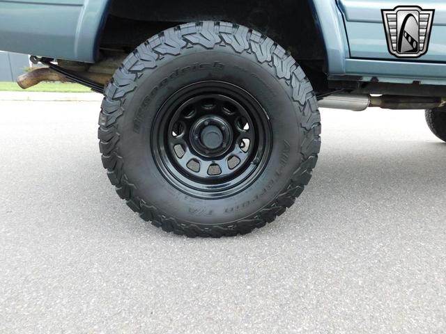 Photo of 1998 Gunmetal Blue Jeep Cherokee