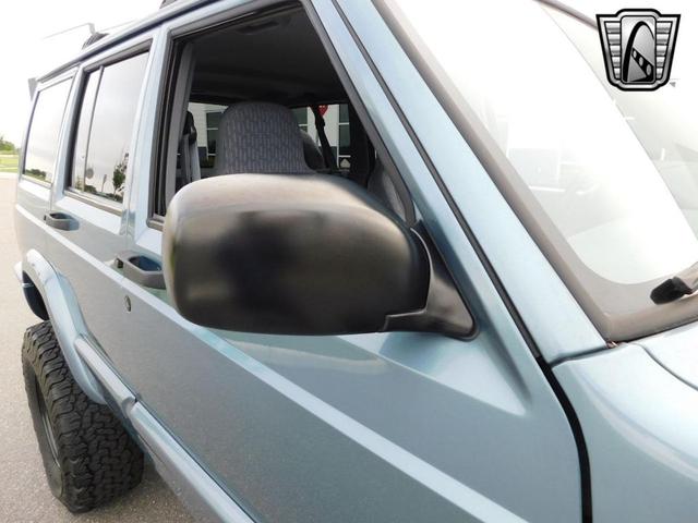Photo of 1998 Gunmetal Blue Jeep Cherokee