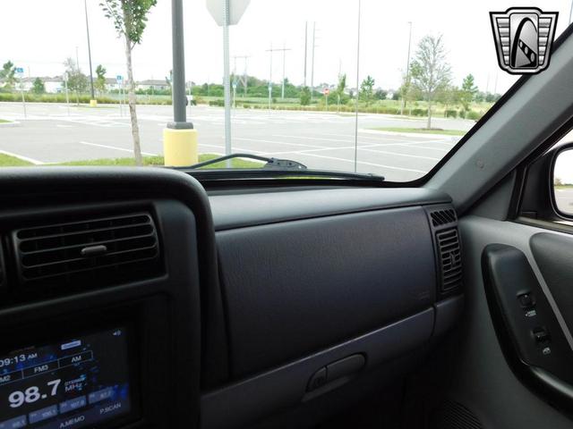 Photo of 1998 Gunmetal Blue Jeep Cherokee