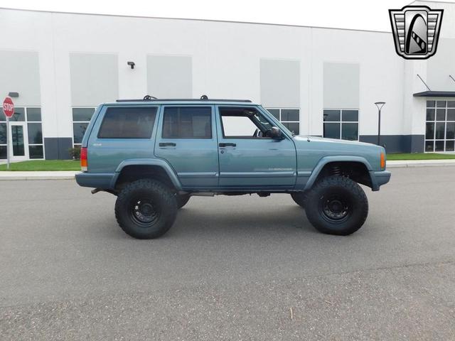 Photo of 1998 Gunmetal Blue Jeep Cherokee