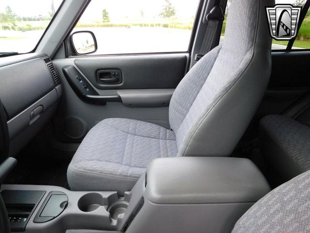 Photo of 1998 Gunmetal Blue Jeep Cherokee