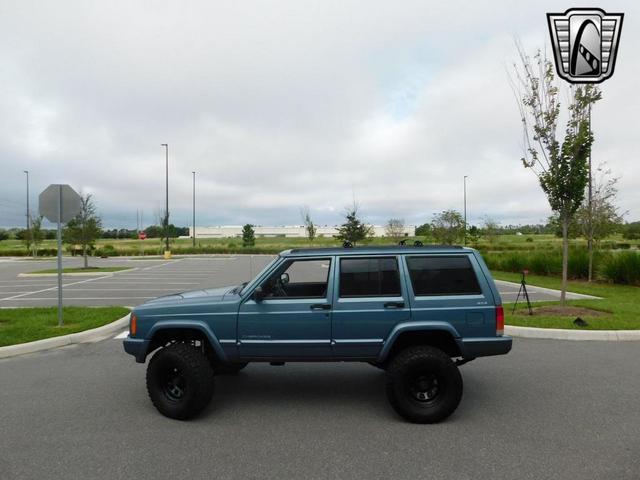 Photo of 1998 Gunmetal Blue Jeep Cherokee