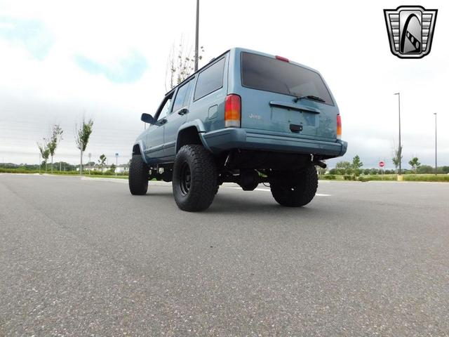 Photo of 1998 Gunmetal Blue Jeep Cherokee