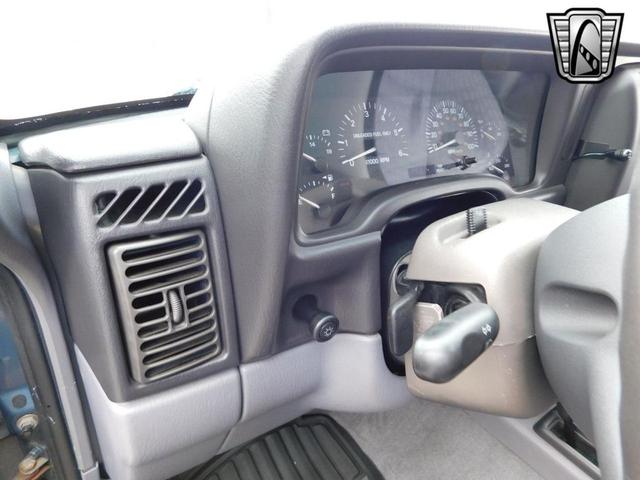 Photo of 1998 Gunmetal Blue Jeep Cherokee