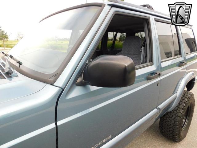 Photo of 1998 Gunmetal Blue Jeep Cherokee