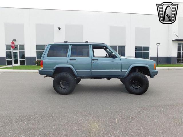 Photo of 1998 Gunmetal Blue Jeep Cherokee